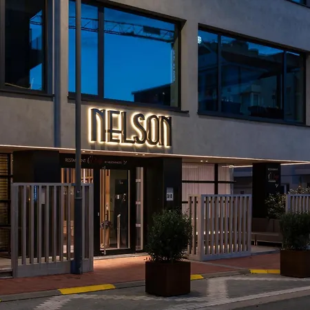 Nelson 4*